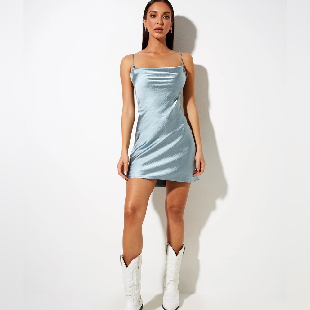 Motel JUDITH MINI DRESS IN SATIN SILVER BLUE